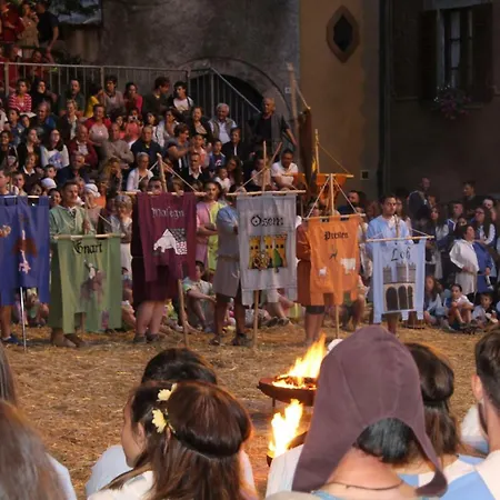 Ferienhaus Ca' Marietta Al Centro Storico Borno