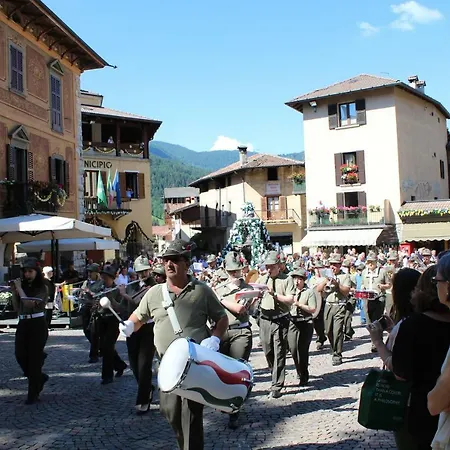 Ca' Marietta Al Centro Storico Ferienhaus Borno