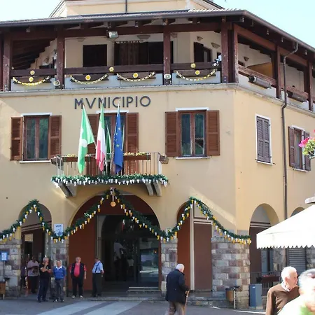 Ferienhaus Ca' Marietta Al Centro Storico Borno